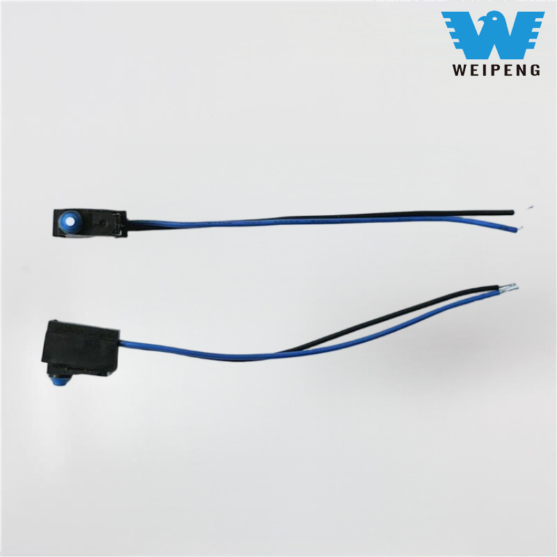 Vízálló tűs típusú nyomógombos mikrokapcsoló vezetékekkel